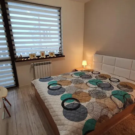 Cozy Mountain Apartment *